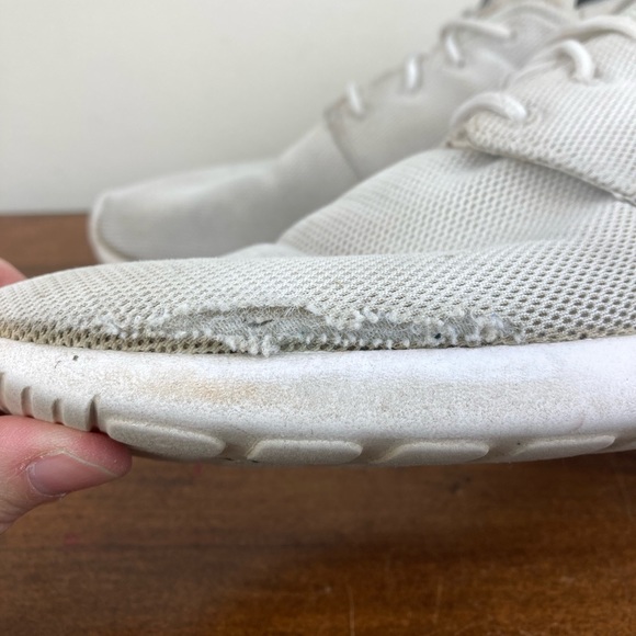 Nike Women’s Roshe One Running Shoes Size 12 White Black Oreo Mesh 844994-101. - Picture 3 of 13